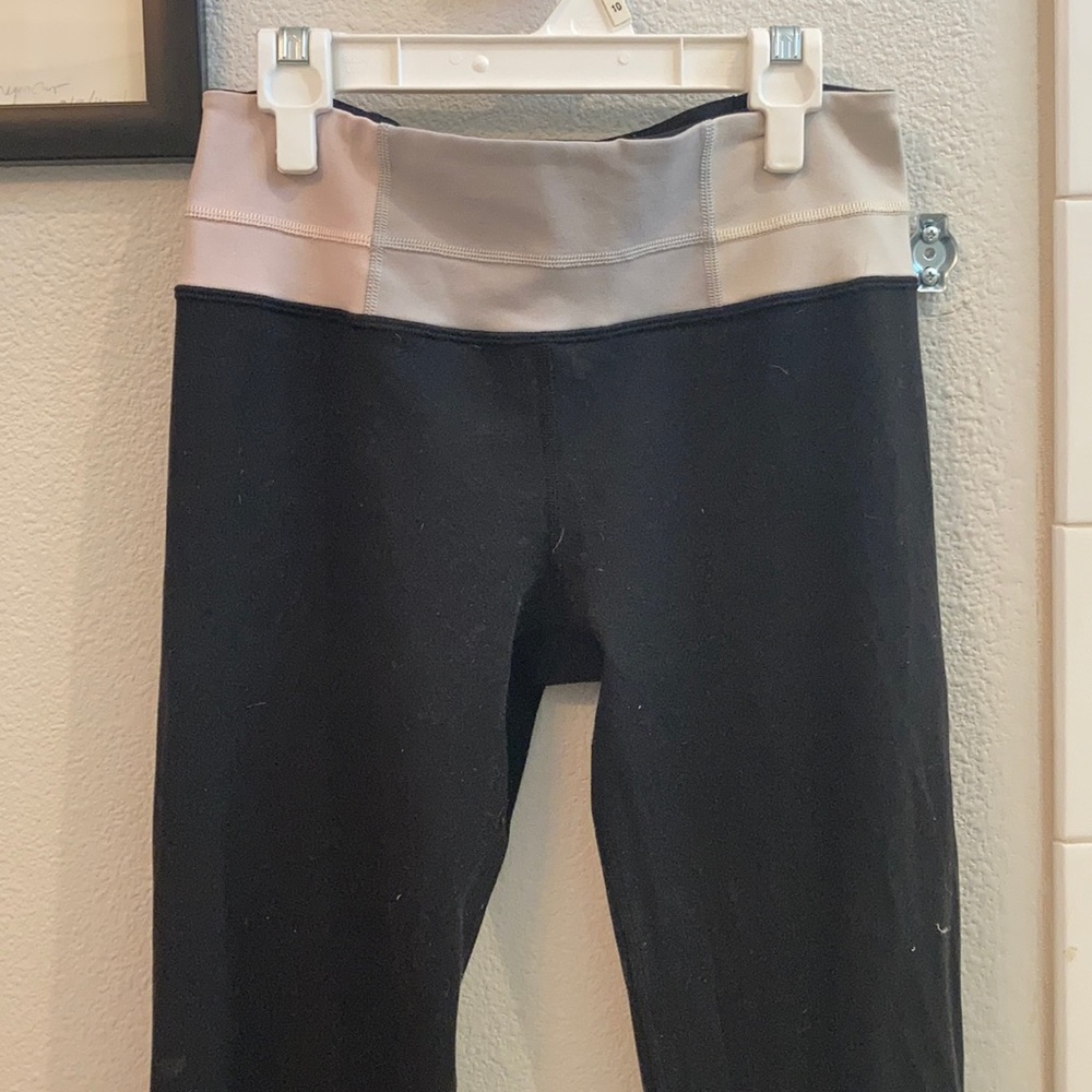 Lululemon GROOVE flare pant | colorblock wasitband